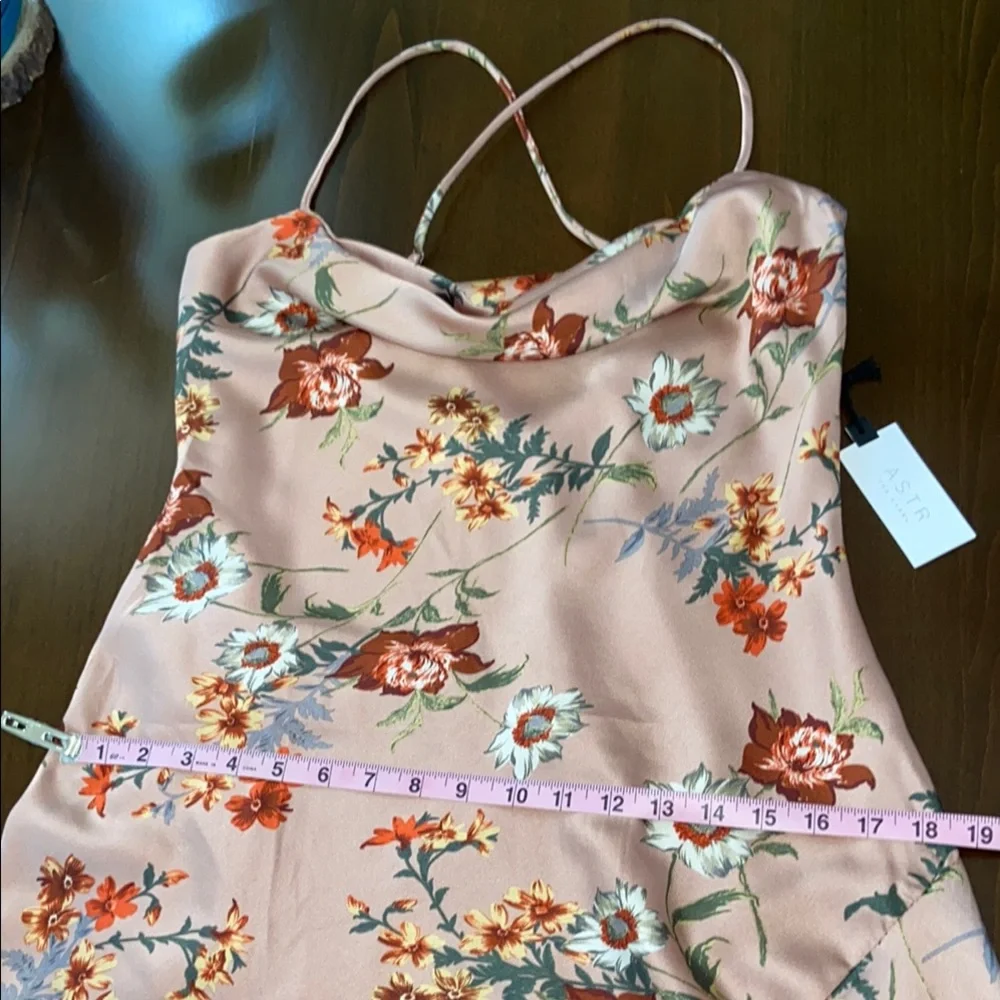 Elegant Dark Blush Floral Slip Dress, size M by ASTR The Label - Picture 13 of 16